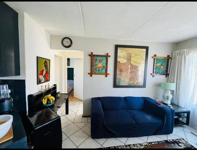 2 BEDROOM APARTMENT FOR SALE IN LAKEFIELD